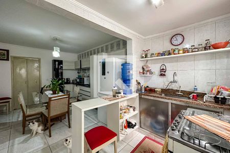 Casa à venda com 240m², 3 quartos e 2 vagas Casa à venda com 240m², 3 quartos e 2 vagasCozinha