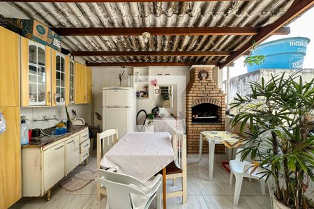 Casa à venda com 240m², 3 quartos e 2 vagas Casa à venda com 240m², 3 quartos e 2 vagasChurrasqueira