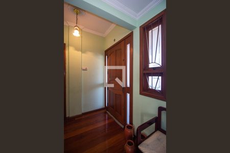 Casa à venda com 300m², 3 quartos e 5 vagas Casa à venda com 300m², 3 quartos e 5 vagasEntrada