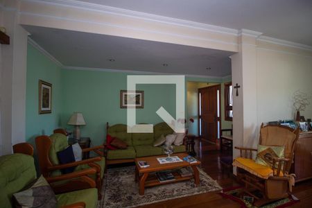 Casa à venda com 300m², 3 quartos e 5 vagas Casa à venda com 300m², 3 quartos e 5 vagasSala