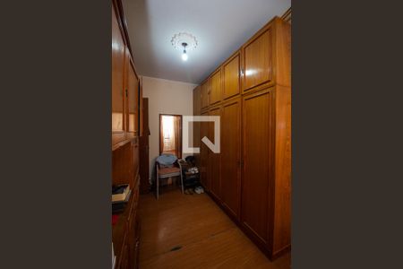 Casa à venda com 300m², 3 quartos e 5 vagas Casa à venda com 300m², 3 quartos e 5 vagascloset