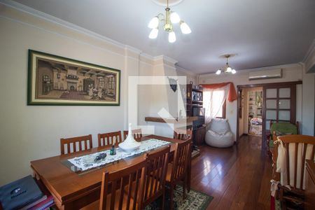 Casa à venda com 300m², 3 quartos e 5 vagas Casa à venda com 300m², 3 quartos e 5 vagasSala