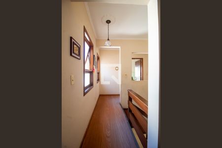 Casa à venda com 300m², 3 quartos e 5 vagas Casa à venda com 300m², 3 quartos e 5 vagasCorredor