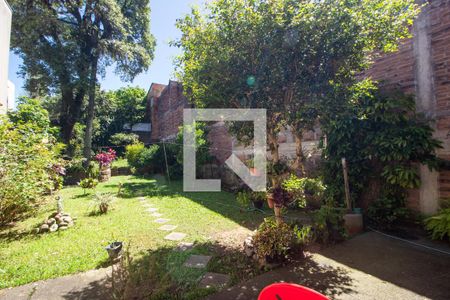 Casa à venda com 300m², 3 quartos e 5 vagas Casa à venda com 300m², 3 quartos e 5 vagasQuintal