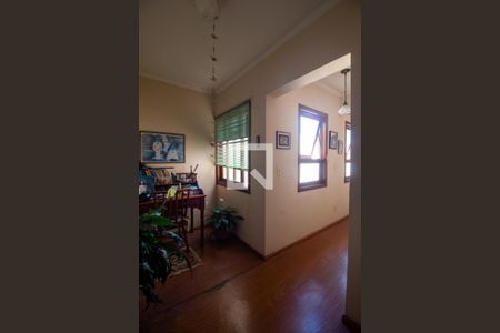 Casa à venda com 300m², 3 quartos e 5 vagas Casa à venda com 300m², 3 quartos e 5 vagasCorredor