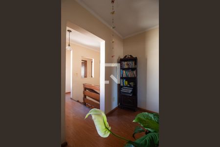 Casa à venda com 300m², 3 quartos e 5 vagas Casa à venda com 300m², 3 quartos e 5 vagasCorredor