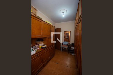 Casa à venda com 300m², 3 quartos e 5 vagas Casa à venda com 300m², 3 quartos e 5 vagascloset