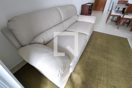 Sala de apartamento para alugar com 3 quartos, 85m² em Mirim, Praia Grande