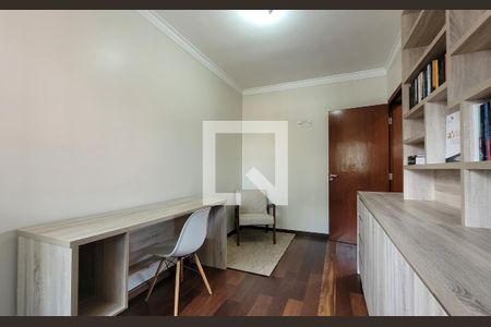 Casa à venda com 242m², 5 quartos e 4 vagasQuarto 2