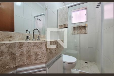 Casa à venda com 242m², 5 quartos e 4 vagasBanheiro da suíte