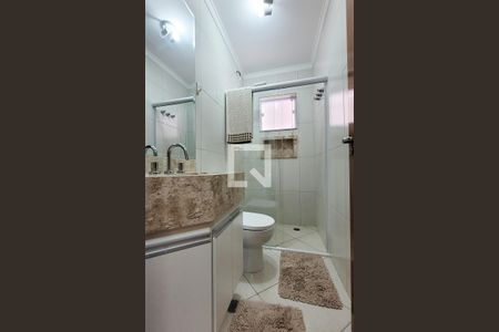 Casa à venda com 242m², 5 quartos e 4 vagasBanheiro da suíte