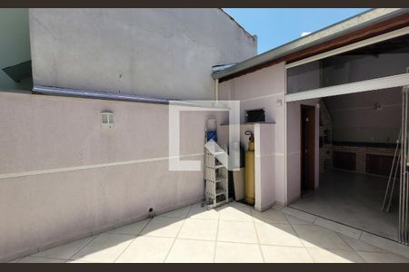 Vista de casa à venda com 5 quartos, 242m² em Vila Pinheirinho, Santo André