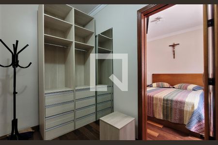 Casa à venda com 242m², 5 quartos e 4 vagasCloset