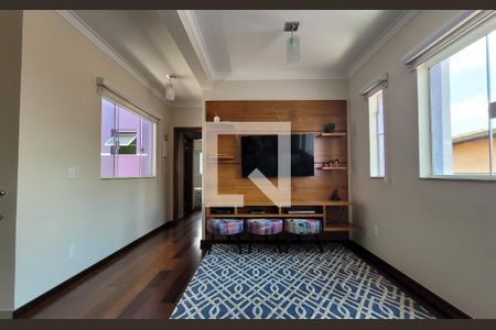 Casa à venda com 242m², 5 quartos e 4 vagasSala 2