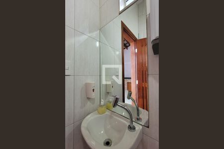 Casa à venda com 242m², 5 quartos e 4 vagasBanheiro