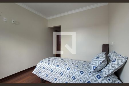 Casa à venda com 242m², 5 quartos e 4 vagasSuíte  3