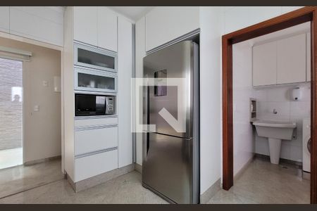 Casa à venda com 242m², 5 quartos e 4 vagasCozinha