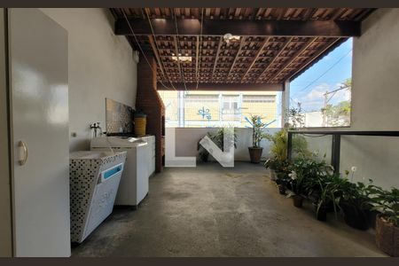 Casa à venda com 106m², 3 quartos e 2 vagas Casa à venda com 106m², 3 quartos e 2 vagasQuintal