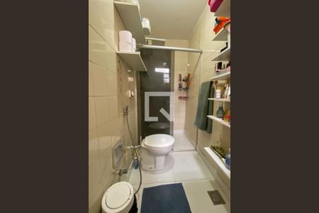 Apartamento à venda com 180m², 3 quartos e 1 vaga Apartamento à venda com 180m², 3 quartos e 1 vagaBanheiro da Suíte
