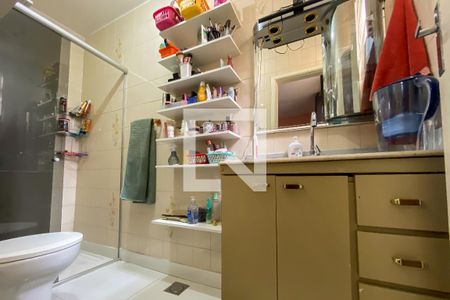 Apartamento à venda com 180m², 3 quartos e 1 vaga Apartamento à venda com 180m², 3 quartos e 1 vagaBanheiro da Suíte