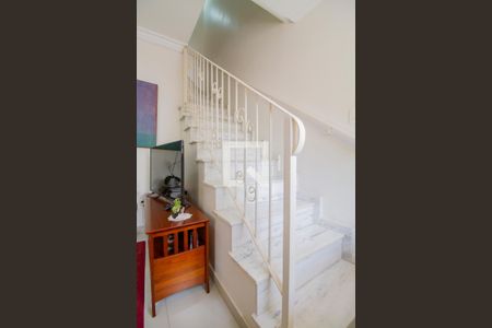 Casa à venda com 155m², 3 quartos e 2 vagasSala - Escada