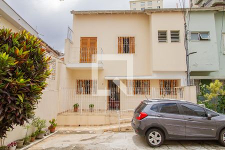 Casa à venda com 155m², 3 quartos e 2 vagasFachada