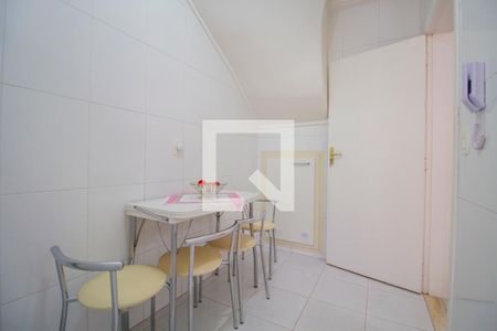 Casa à venda com 155m², 3 quartos e 2 vagasCozinha