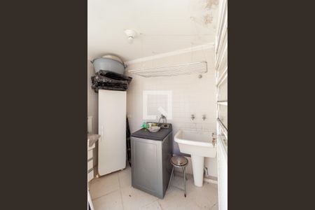 Casa à venda com 200m², 3 quartos e 2 vagas Casa à venda com 200m², 3 quartos e 2 vagasÁrea de Serviço