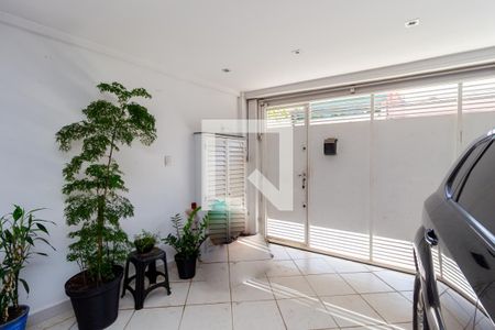 Casa à venda com 200m², 3 quartos e 2 vagas Casa à venda com 200m², 3 quartos e 2 vagasGaragem