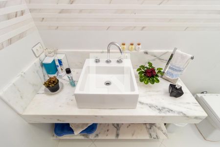 Casa à venda com 200m², 3 quartos e 2 vagas Casa à venda com 200m², 3 quartos e 2 vagasDetalhe - Banheiro 1