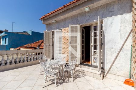 Casa à venda com 200m², 3 quartos e 2 vagas Casa à venda com 200m², 3 quartos e 2 vagasVaranda - Quarto 1 e 2