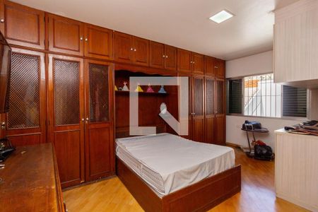 Casa à venda com 200m², 3 quartos e 2 vagas Casa à venda com 200m², 3 quartos e 2 vagasQuarto 3