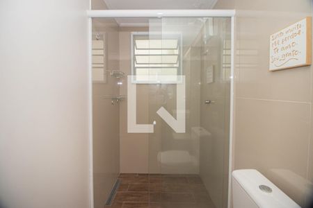 Banheiro de apartamento à venda com 1 quarto, 50m² em Sarandi, Porto Alegre