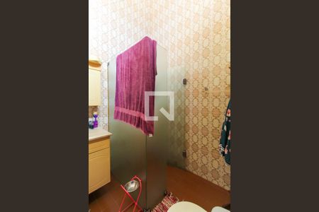 Casa à venda com 580m², 5 quartos e 8 vagasBanheiro da Suíte 2