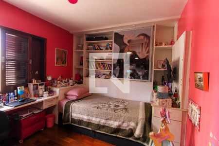 Casa à venda com 580m², 5 quartos e 8 vagasQuarto 4 - Suíte