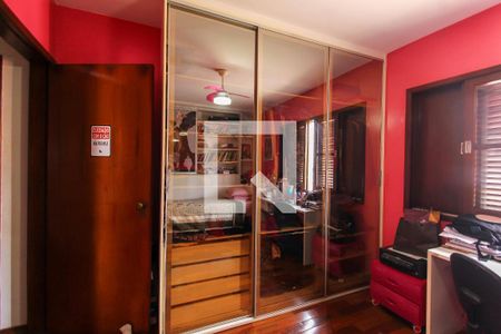 Casa à venda com 580m², 5 quartos e 8 vagasQuarto 4 - Suíte