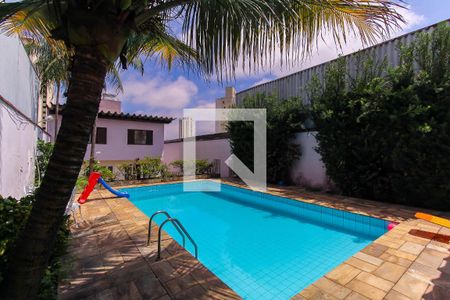 Casa à venda com 580m², 5 quartos e 8 vagasPiscina