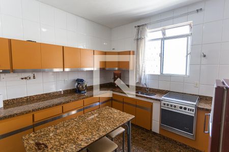 Casa à venda com 200m², 4 quartos e 4 vagasCozinha