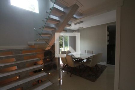 Casa de condomínio à venda com 308m², 4 quartos e 2 vagasSala