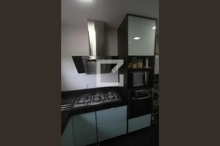 Casa de condomínio à venda com 308m², 4 quartos e 2 vagasCozinha