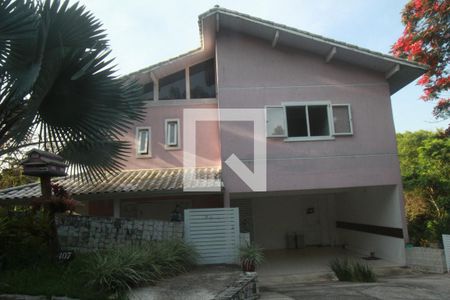 Casa de condomínio à venda com 308m², 4 quartos e 2 vagasFachada Casa
