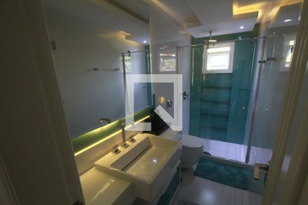 Casa de condomínio à venda com 308m², 4 quartos e 2 vagasBanheiro Social