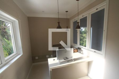 Casa de condomínio à venda com 308m², 4 quartos e 2 vagasEscritório