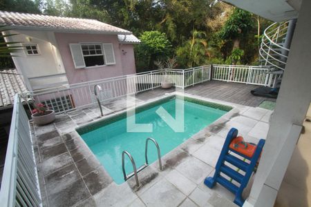 Casa de condomínio à venda com 308m², 4 quartos e 2 vagasÁrea da Piscina