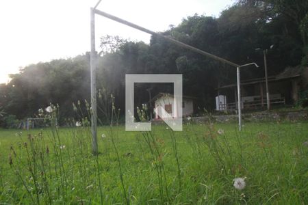 Casa de condomínio à venda com 308m², 4 quartos e 2 vagasÁrea comum - Área verde com campo de Futebol