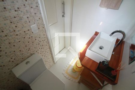 Casa de condomínio à venda com 308m², 4 quartos e 2 vagasLavabo