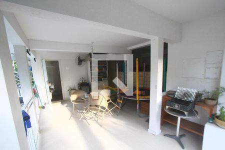 Casa de condomínio à venda com 308m², 4 quartos e 2 vagasÁrea da Piscina