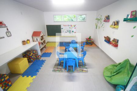 Casa de condomínio à venda com 308m², 4 quartos e 2 vagasÁrea comum - Brinquedoteca