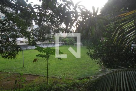 Casa de condomínio à venda com 308m², 4 quartos e 2 vagasÁrea comum - Área verde com campo de Futebol