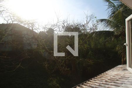 Casa de condomínio à venda com 308m², 4 quartos e 2 vagasVista Escritório